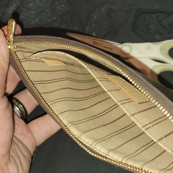 COPY - Authentic Louis Vuitton Monogram Neverfull GM Pouch Only w/ Beige Int Wr… - Picture 8 of 8